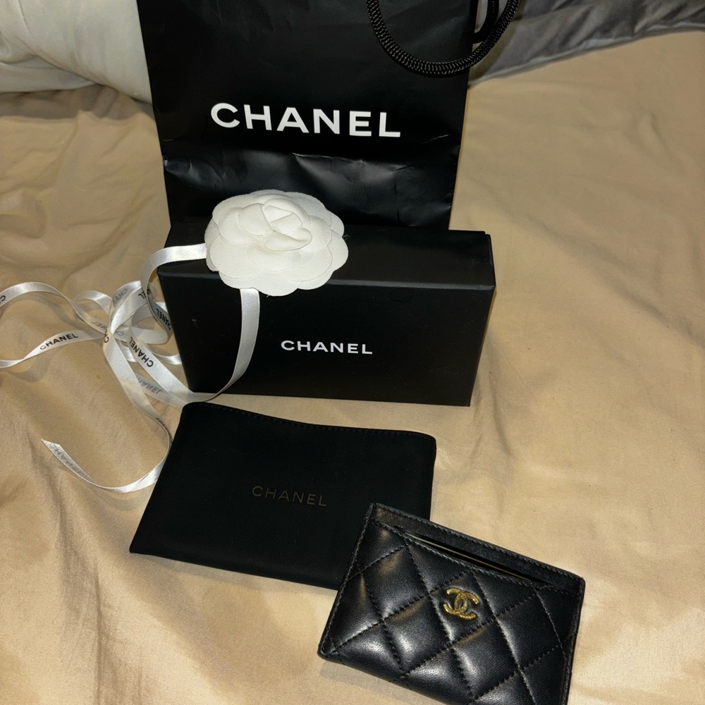 Chanel Black Lambskin Quilted Card Holder